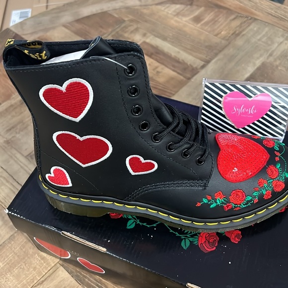 ❤️DR MARTENS PASCAL SEQUIN HEARTS 1460 HEART BOOTS - Picture 9 of 13